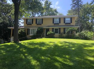 120 Maple Hill Rd, Hopkins, MN 55343