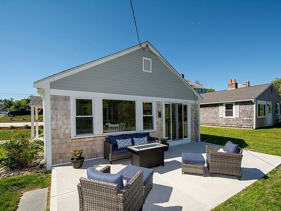 4th image of 2-2 Bodfish Ave #A