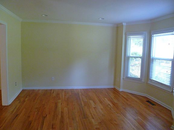 3rd image of 2656 Forest Way NE