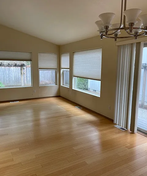 5301 Ivy Hill Ln SE — Photo 3