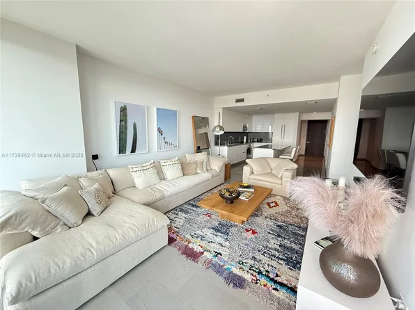 88 SW 7th St APT 3406, Miami, FL 33130