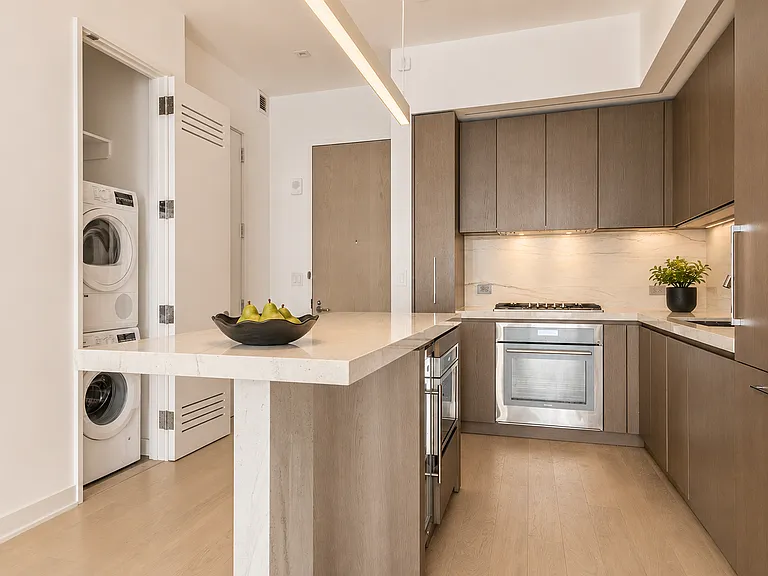 77 Charlton St #S12D — Photo 7