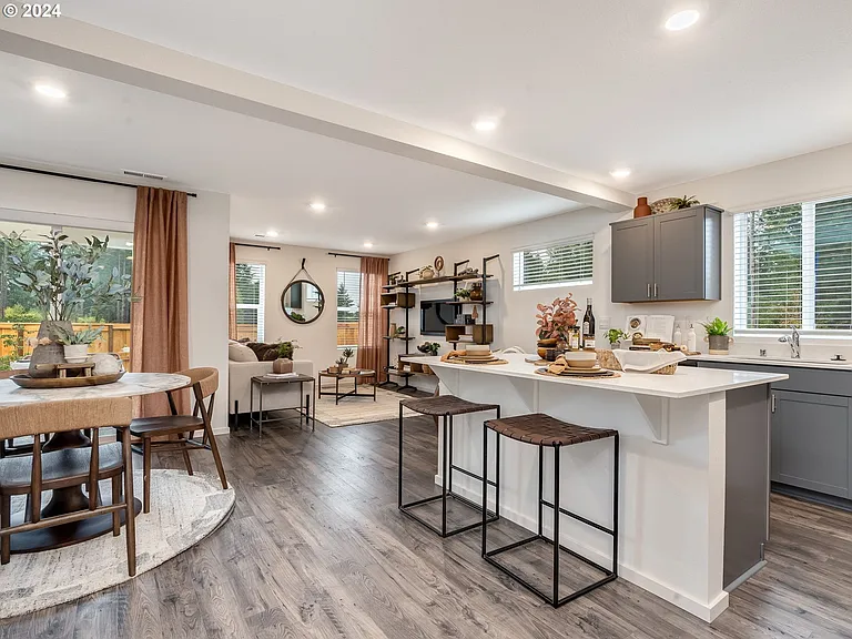 5401 NE 66th Pl — Photo 3