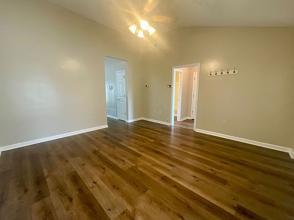 4th image of 10630 Pecan Meadow Dr N