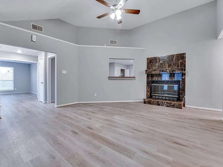 9407 Stockwell Dr — Photo 3