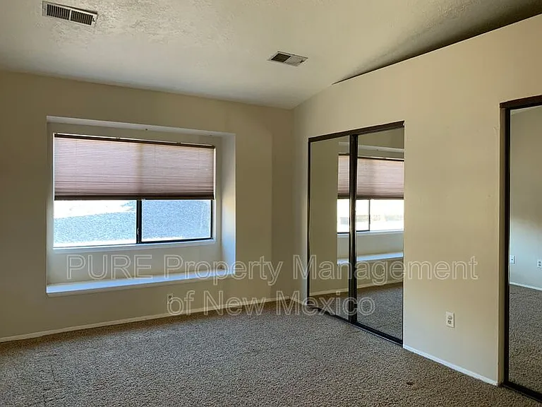 4556 Platinum Dr NE — Photo 15