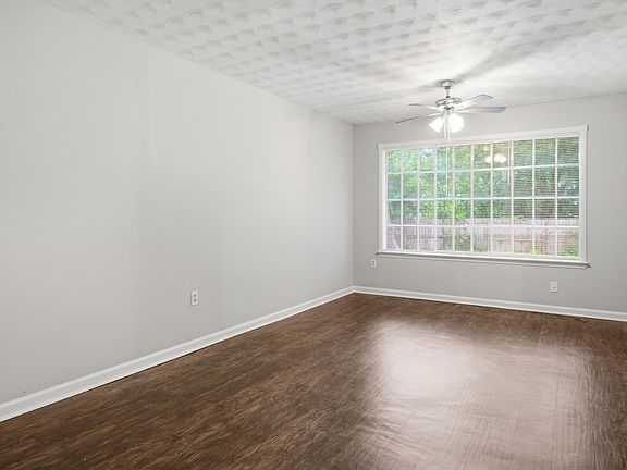 4th image of 3390 Covington Pike