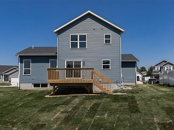 4th image of 9007 Grand Oaks Dr NE
