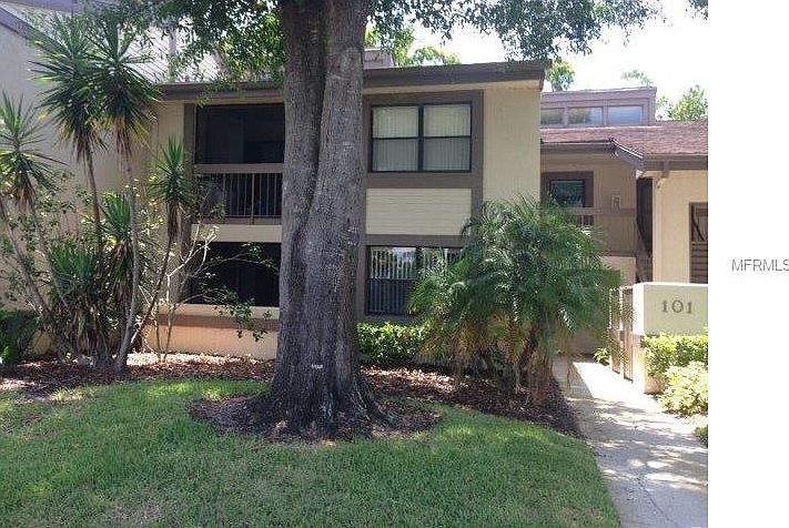1st image of 105 Woodlake Ln