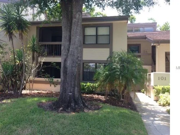 105 Woodlake Ln, Oldsmar, FL 34677