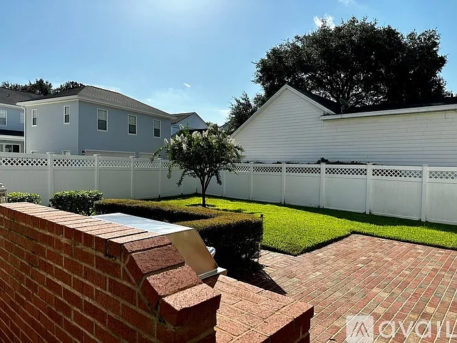 407 Iris St — Photo 11