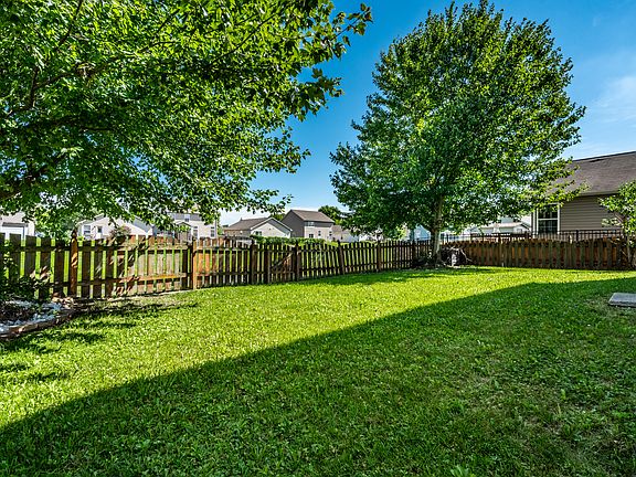 2nd image of 1348 Lake Meadow Dr