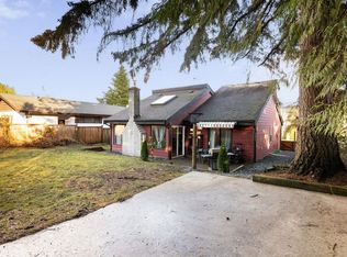 5613 Trail Ave, Sechelt, BC V7Z0H8