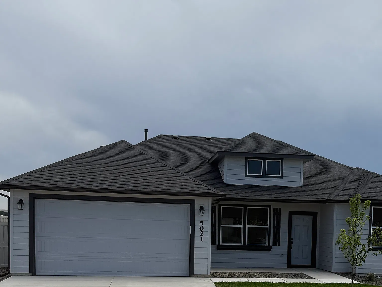 4 bed, 2046 sqft, $2,700 — Photo 3