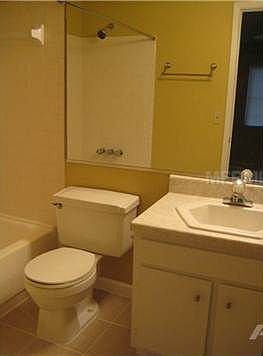 5th image of 2748 Hidden Lake Dr N #B
