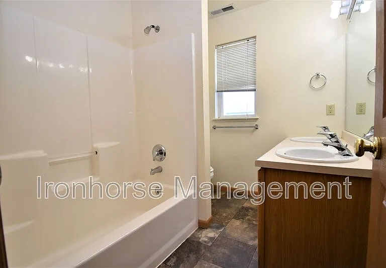 2431 Wheeler Dr #C — Photo 14