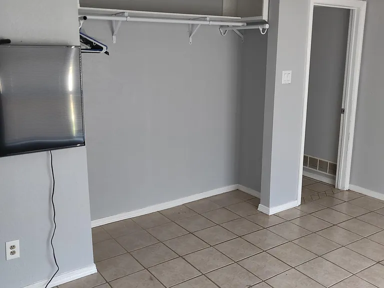 1504 Janann Ave — Photo 8