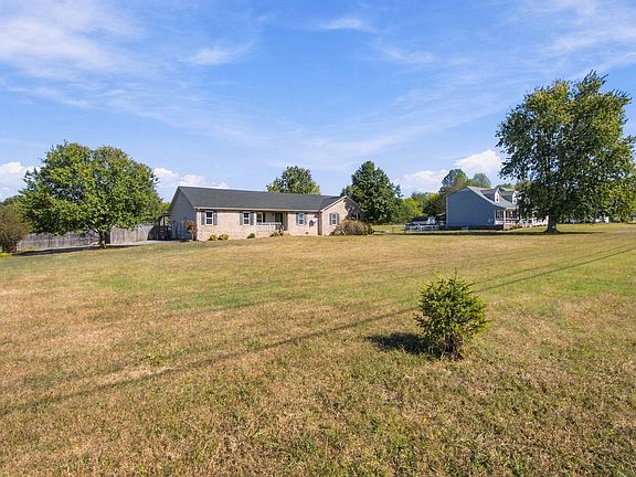 3rd image of 3433 Greens Mill Rd