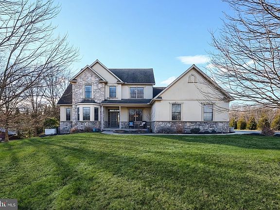 2nd image of 120 Buttercup Ln
