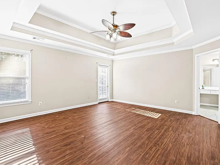 3010 Lakeside Ct — Photo 10