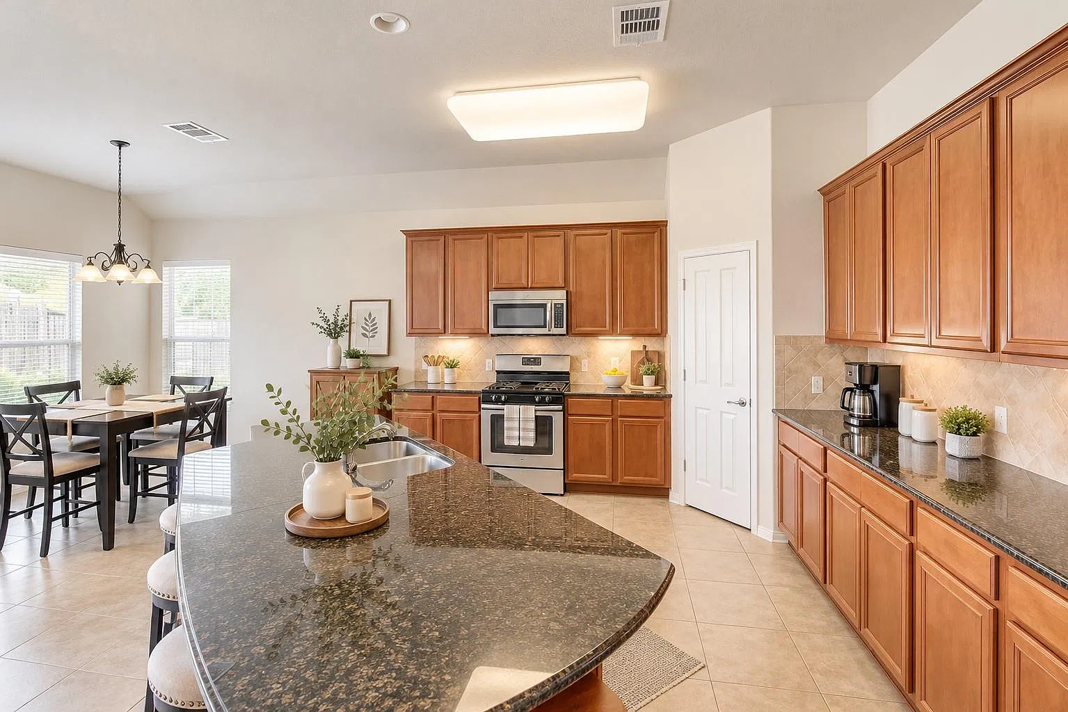 3 bed, 2.5 bath, 2777 sqft, $2,800 — Photo 4