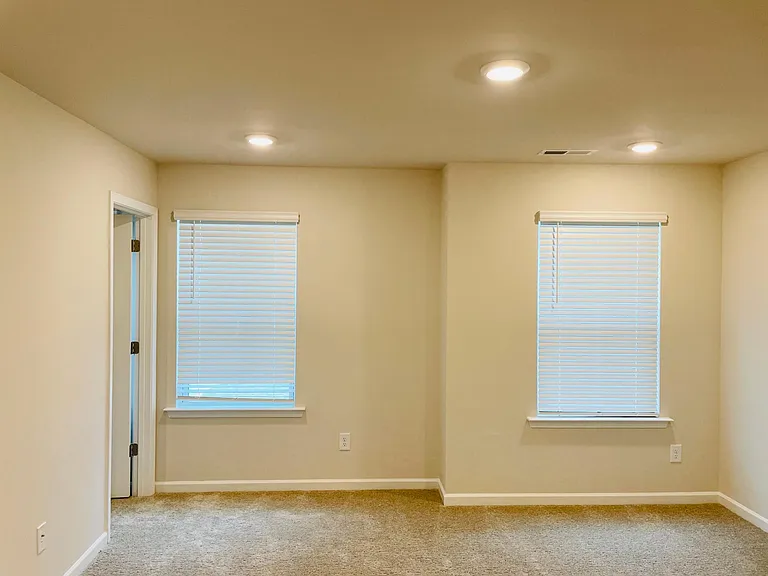 402 Sagecroft Ln #402 — Photo 18