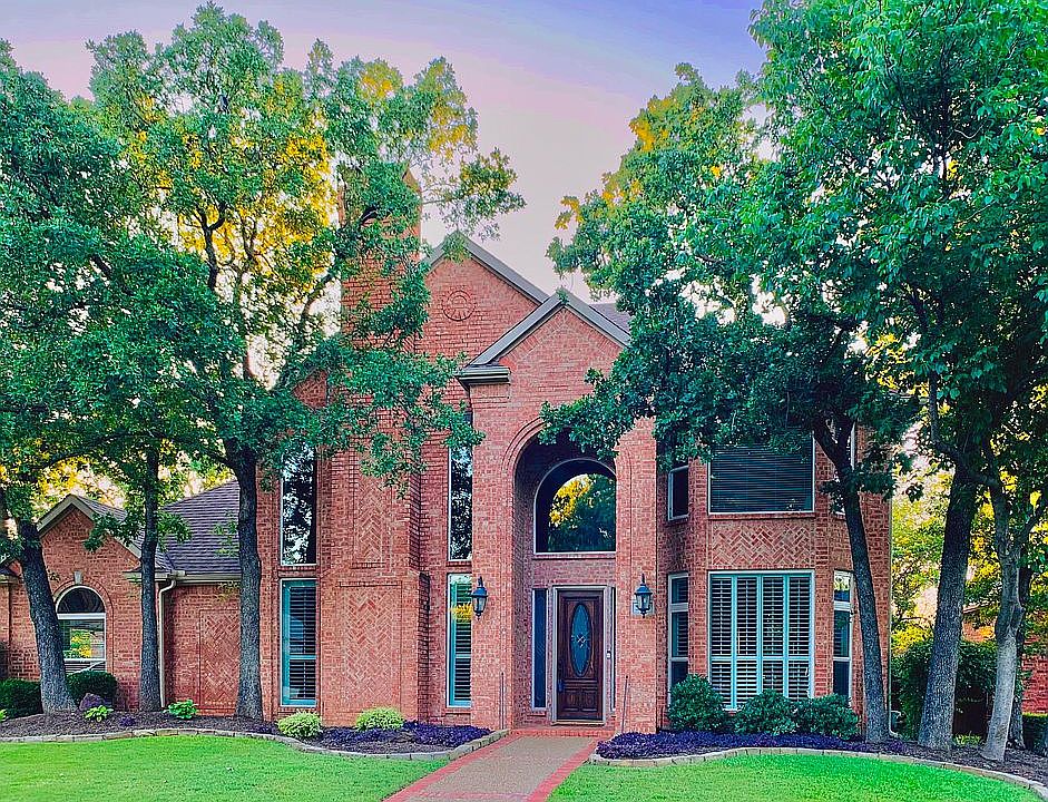 1st image of 3015 Woodhollow Dr