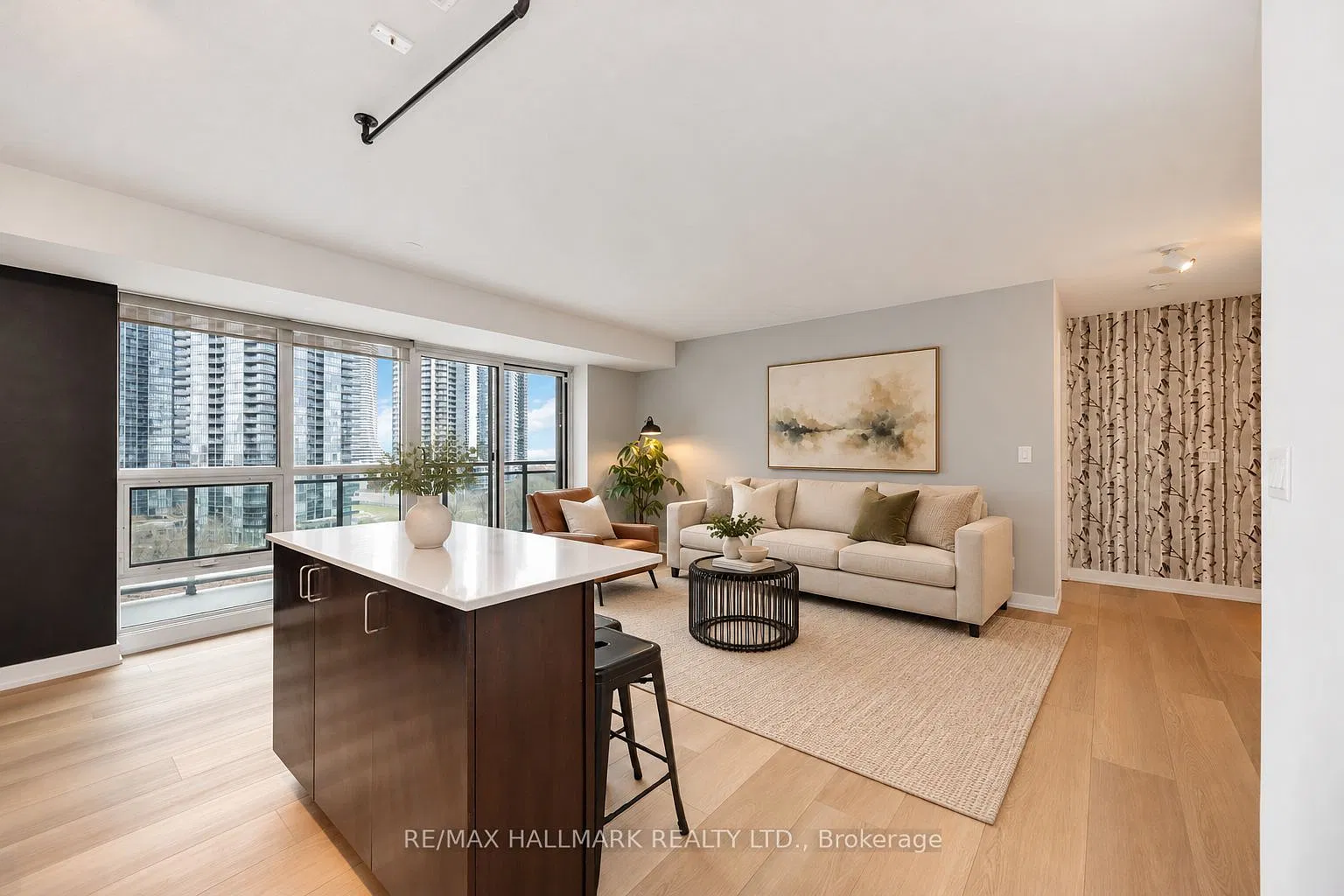1 bed, $2,400 — Photo 4