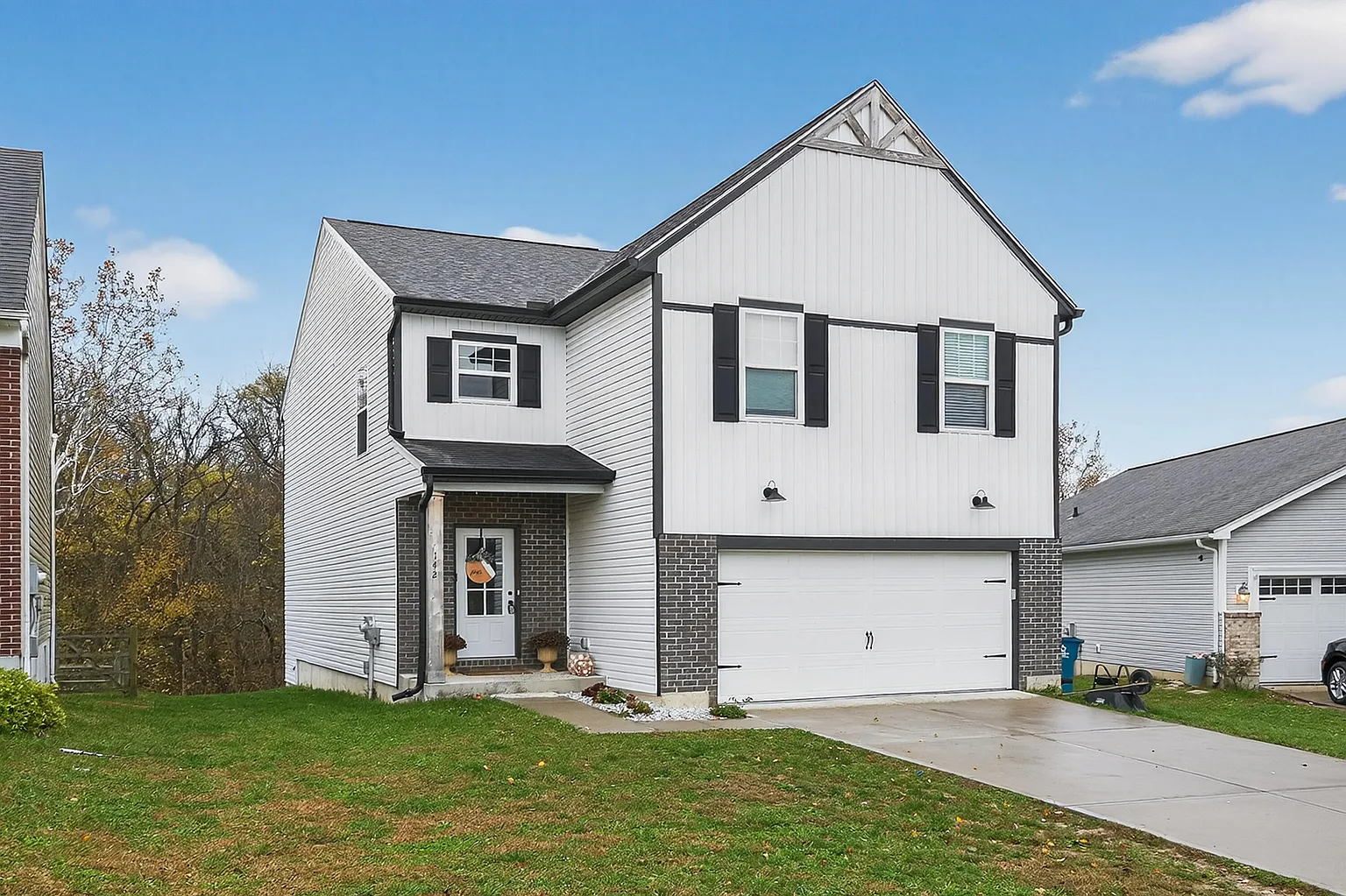 142 Arlington Ct photo 1