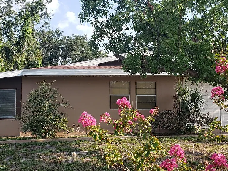 965 Fay Blvd — Photo 2