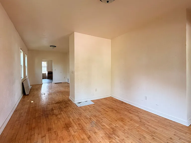 210 - 212 Doty St — Photo 4