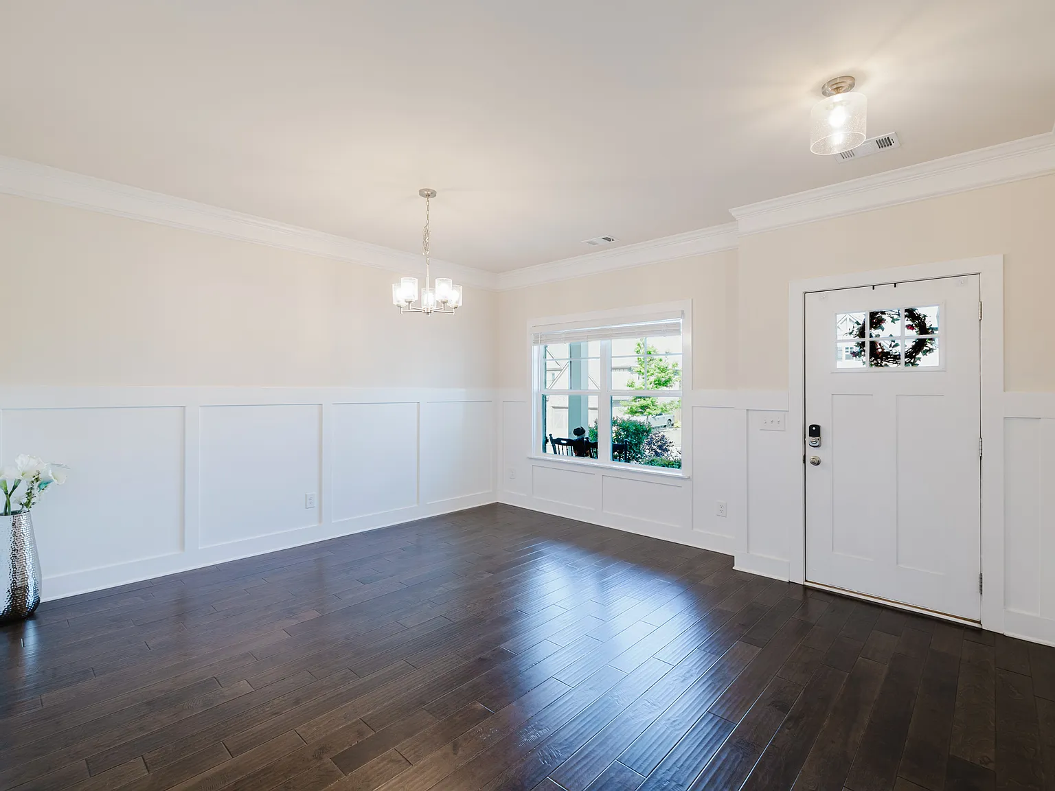 4 bed, 2545 sqft, $2,800 — Photo 4