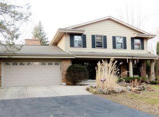 N6W31952 Shagbark Gln, Delafield, WI 53018