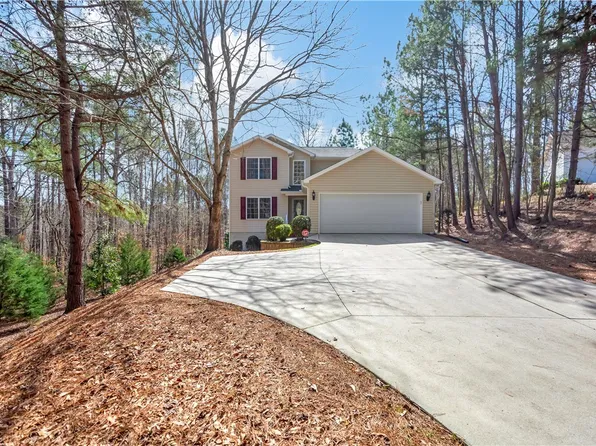 615 Windy Oaks Ln, Seneca, SC 29678