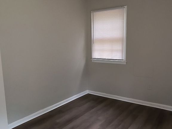 3rd image of 24 Valleywood Dr #2