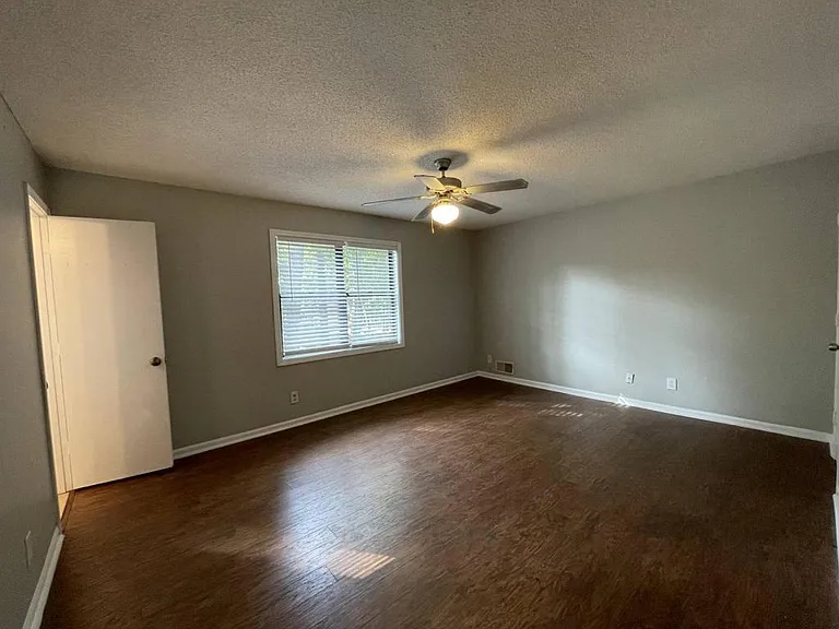 3754 Lamar Way — Photo 8