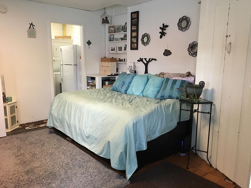 1st image of 694 Lincoln Ave