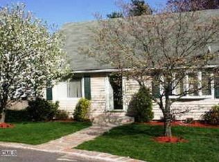 96 Dayton Rd, Bridgeport, CT 06606