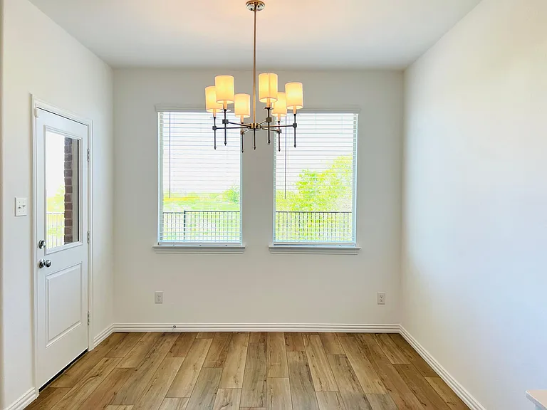 1105 Misty Brook Dr — Photo 15