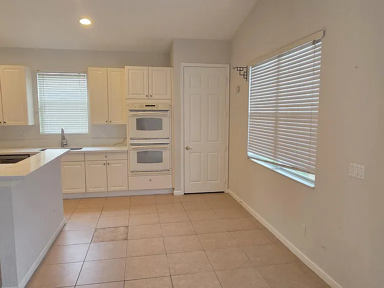 2264 SW Newport Isles Blvd — Photo 7