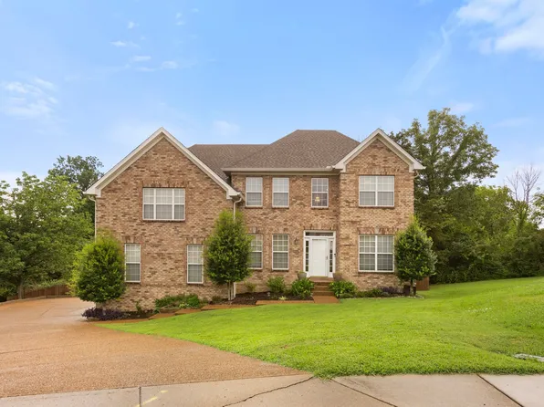 110 Bartlett Ln, Hendersonville, TN 37075