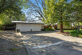 4th image of 283 Oak Tree Dr