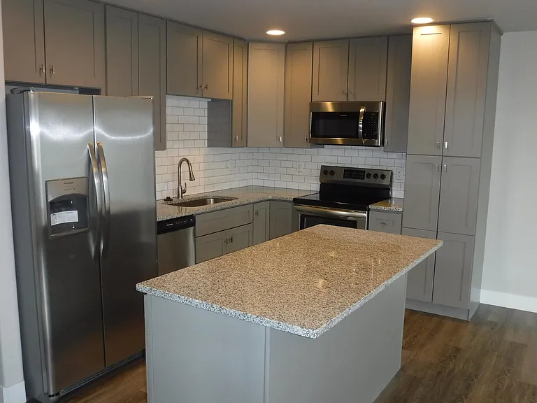 8366 Wellington Blvd — Photo 3
