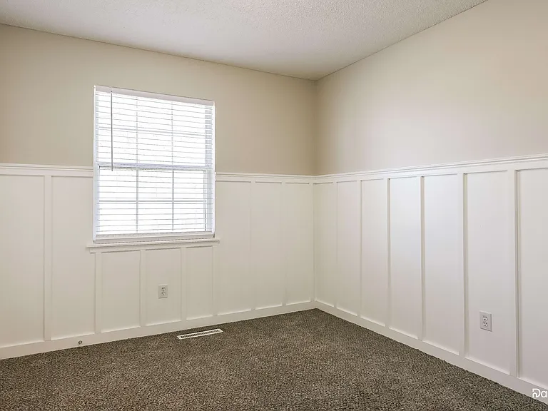 502 Woodson Ln — Photo 11
