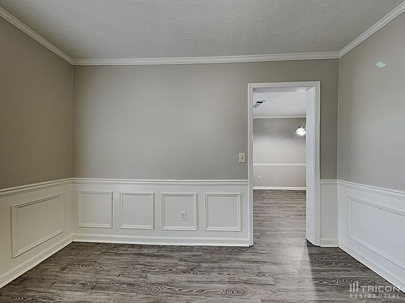 4th image of 2616 Laurel Woods Ln SE