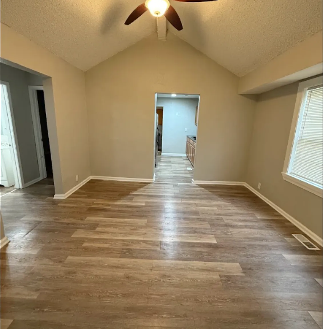 3 bed, 1100 sqft, $1,350 — Photo 1