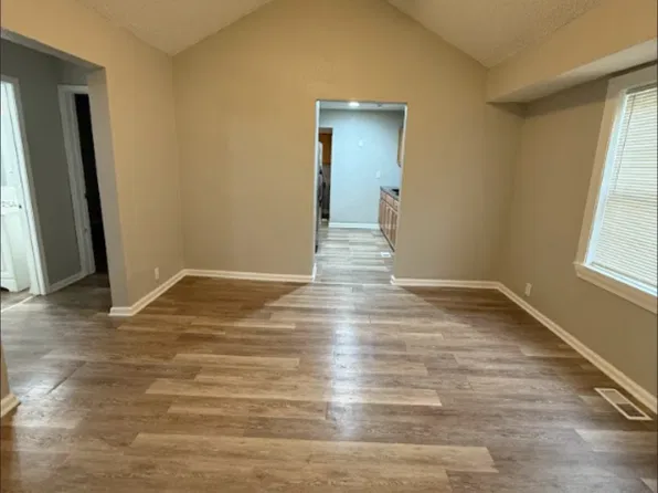 4334 Virginia Ave, Kansas City, MO 64110