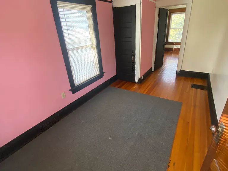 920 E St — Photo 22
