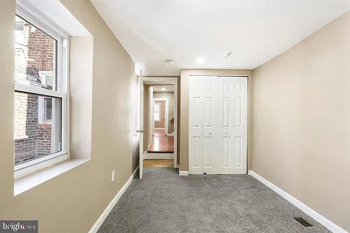 424 S Eden St — Photo 12