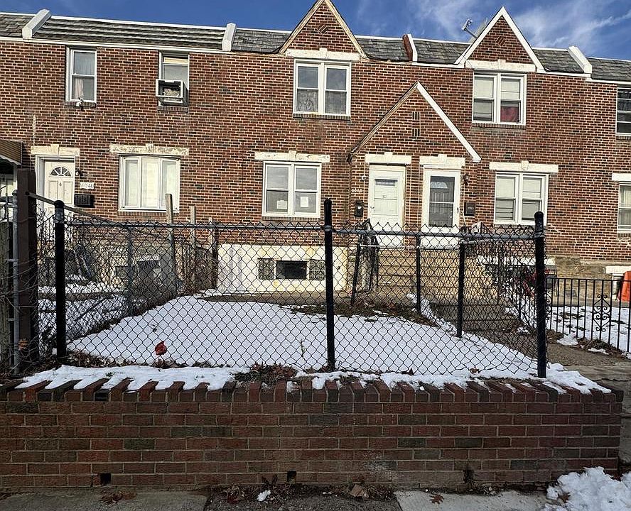 1st image of 6048 Agusta St